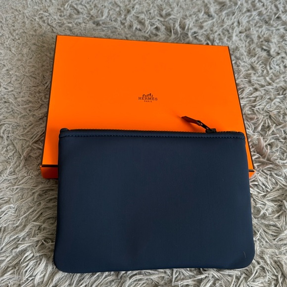 Hermes - Picture 3 of 17